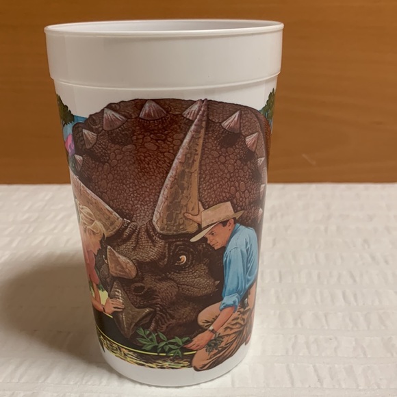 1992 Jurassic Park McDonald’s Triceratops Collector Cup - Picture 6 of 8